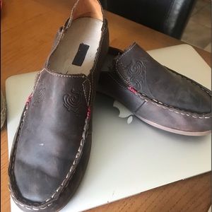 Casual shoes for comfort